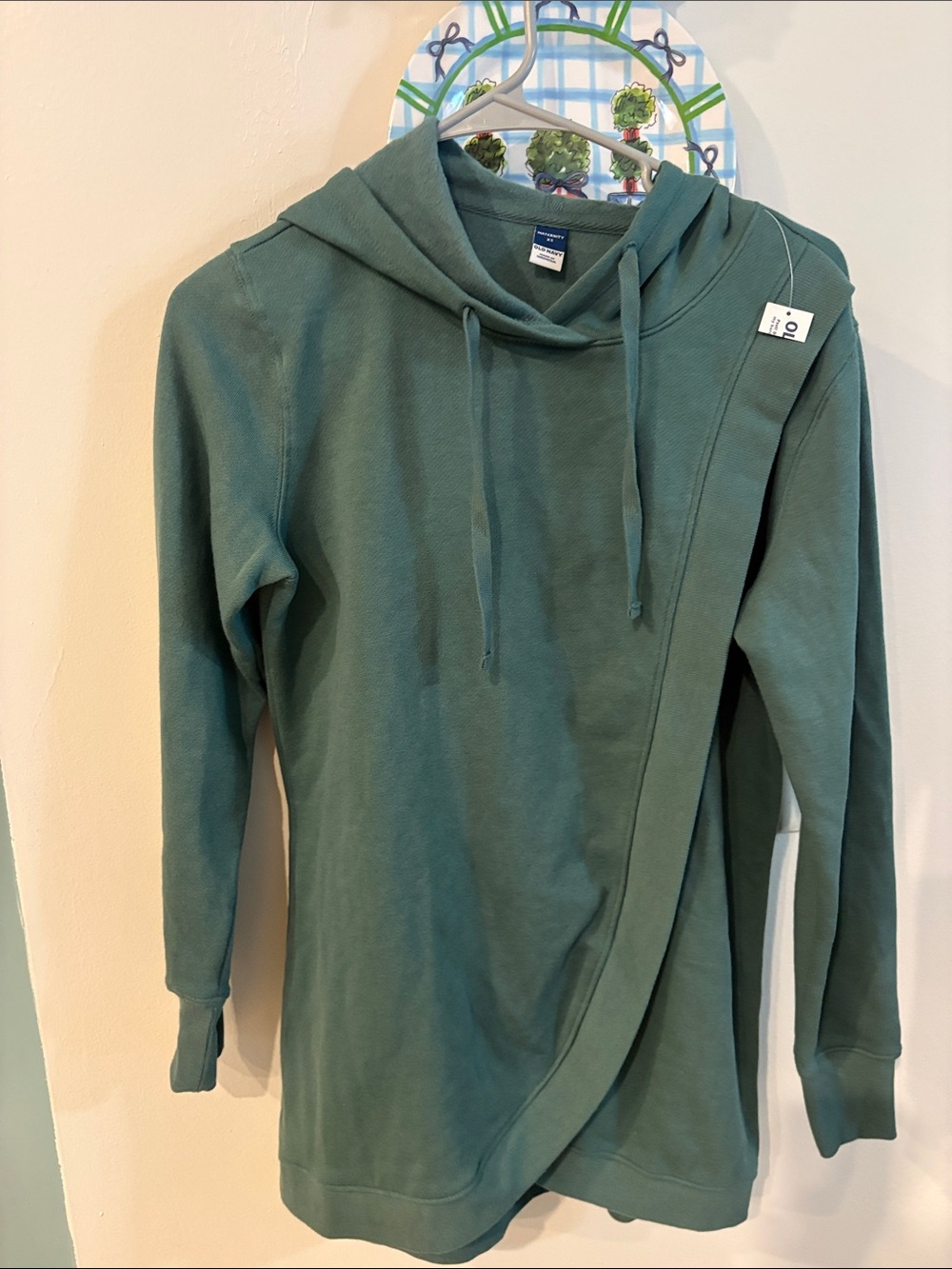 NWT OLD NAVY MATERNITY SWEATSHIRT